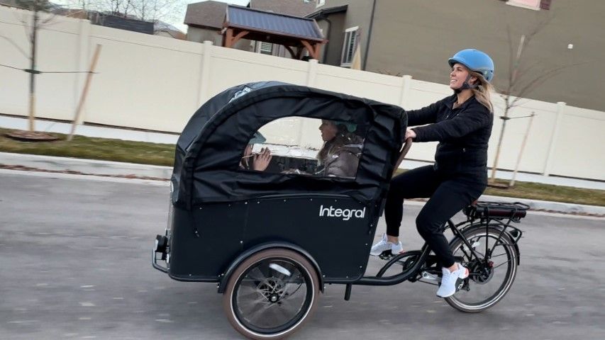 Integral Electrics Roam Front Load Cargo E-Bike